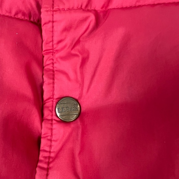 L.L. Bean Red Puffer Vest Size unknown measurement’s in photos - Picture 10 of 10